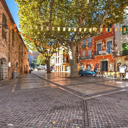 A Port-vendres Avec Balcon *