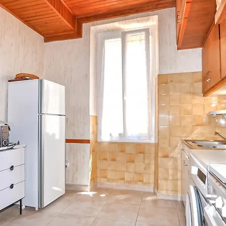 A Port-vendres Avec Balcon *