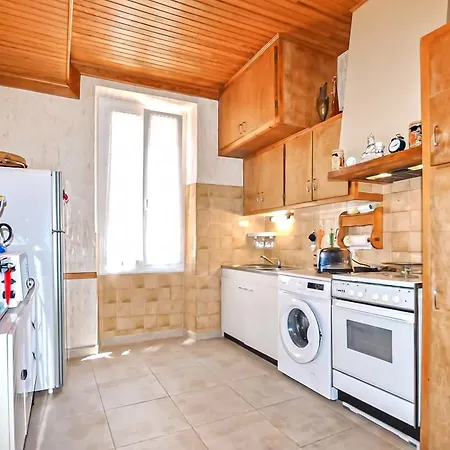 A Port-vendres Avec Balcon *