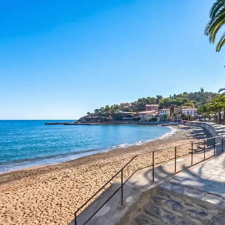 A Port-vendres Avec Balcon *